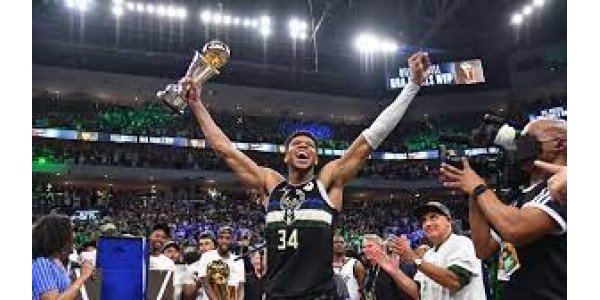 Si las palabras y los hechos de Antetokounmpo son inapropiados